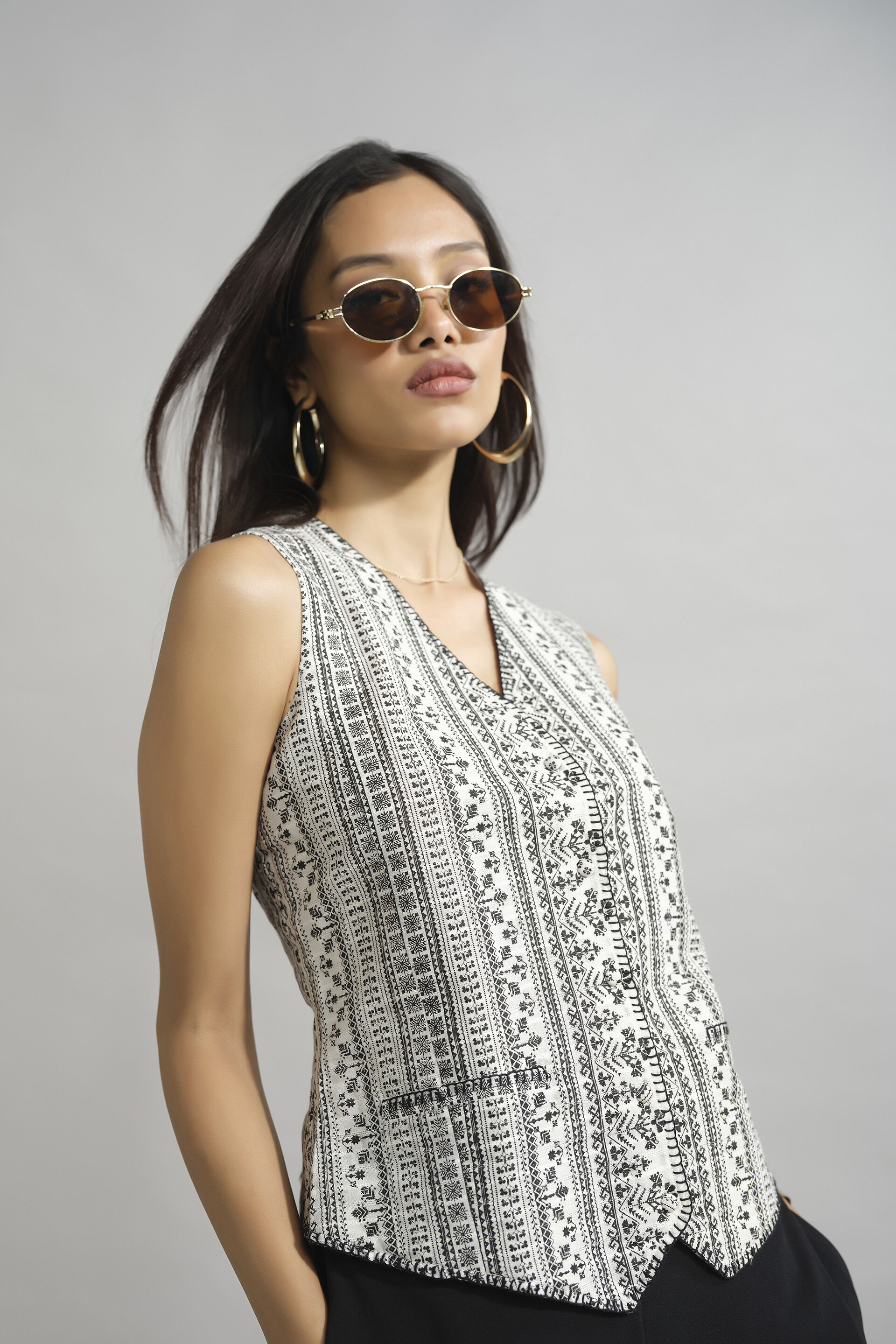 Vest With A Twist Top, Black, image 2